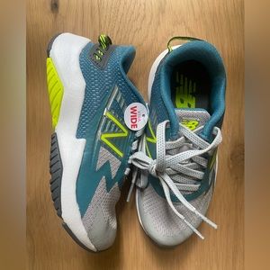 New balance kids 11.5 extra wide sneakers new in box